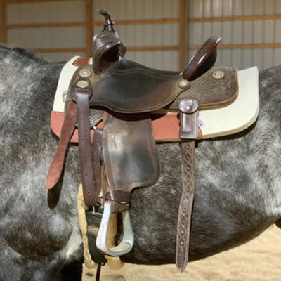 How to saddle a horse in 6 easy steps