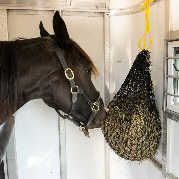 Comedero para caballos de red de heno Texas Small, orificios de 1,5 x 1,5 pulgadas