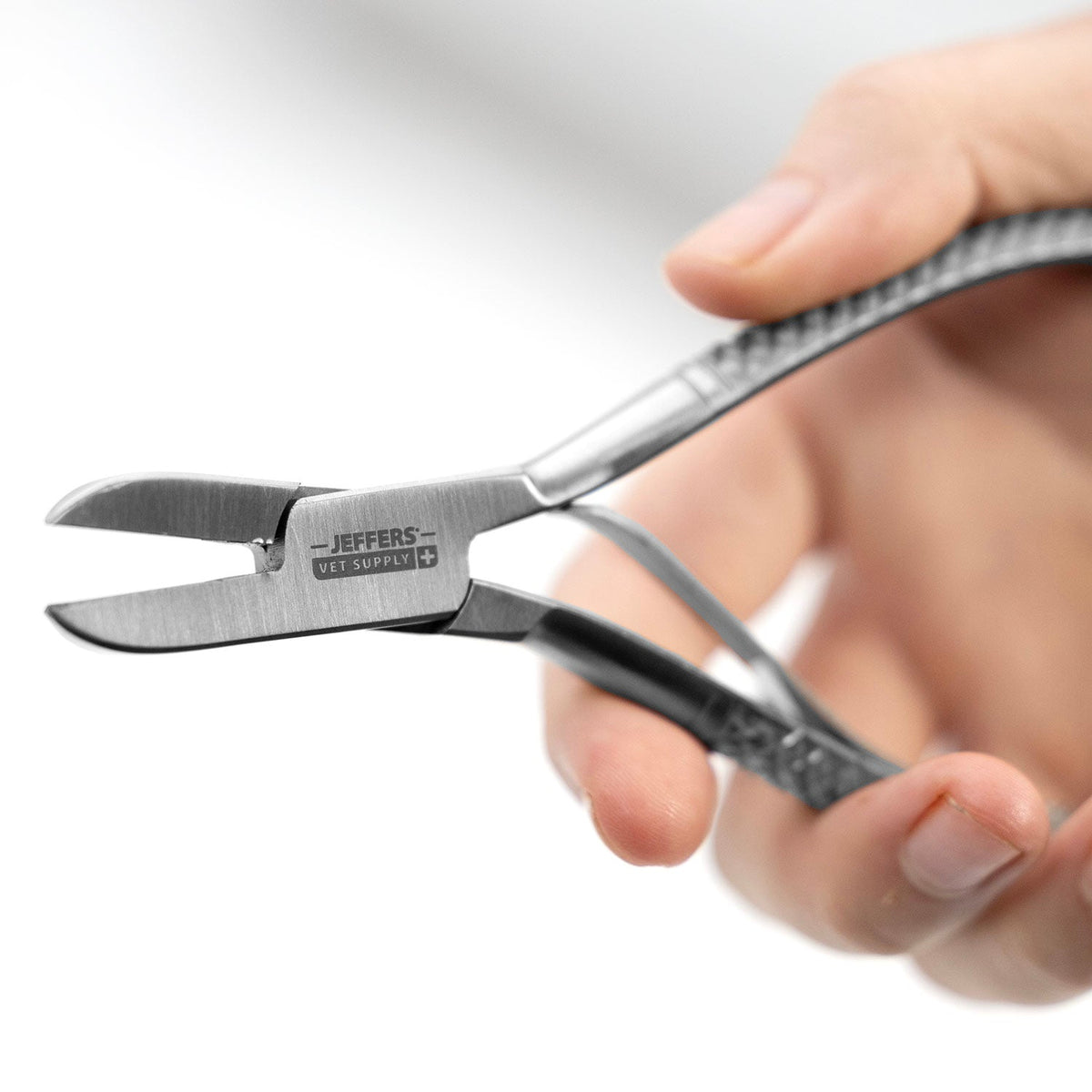 Jeffers® Regular Pig Tooth Nippers